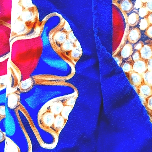 Authentic Chanel silk Scarf Vintage - Picture 7 of 7